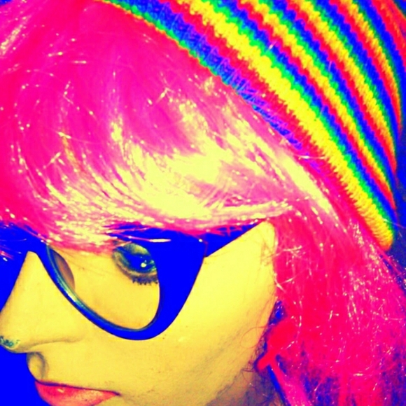 Meet your Posher, Melanie, Artist - Picture 9 of 13